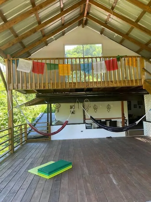 Villa Los Cerros, Hermosa Villa Familiar, Colina En El Bosque Y La Playa La Pared 0*,  多米尼加共和国